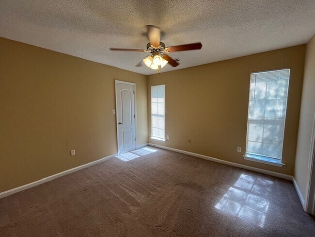 Foto del edificio - Renovated 2 Bedroom 2 Bath Home for Rent!