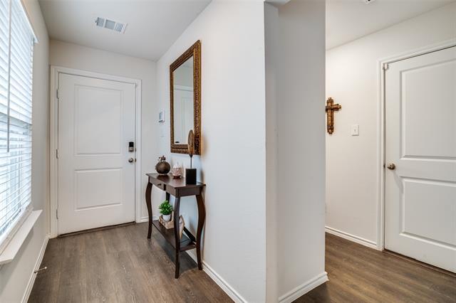 Foto del edificio - 1075 Old Oaks Dr