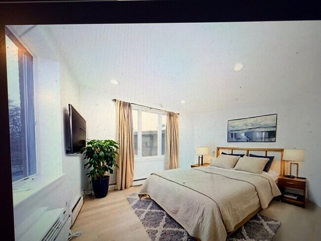 Foto del edificio - 2022 E 53rd St