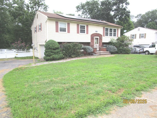 Building Photo - 36 Andover Rd