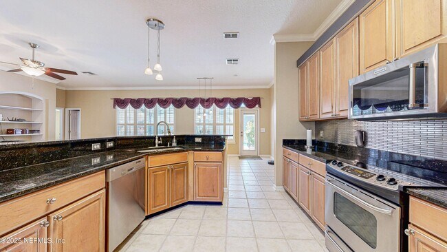 Foto del edificio - 1764 Rising Oaks Dr