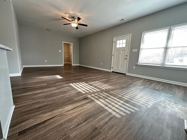 Foto del edificio - 4 bedroom 2.5 bathroom in Atoka built in 2023