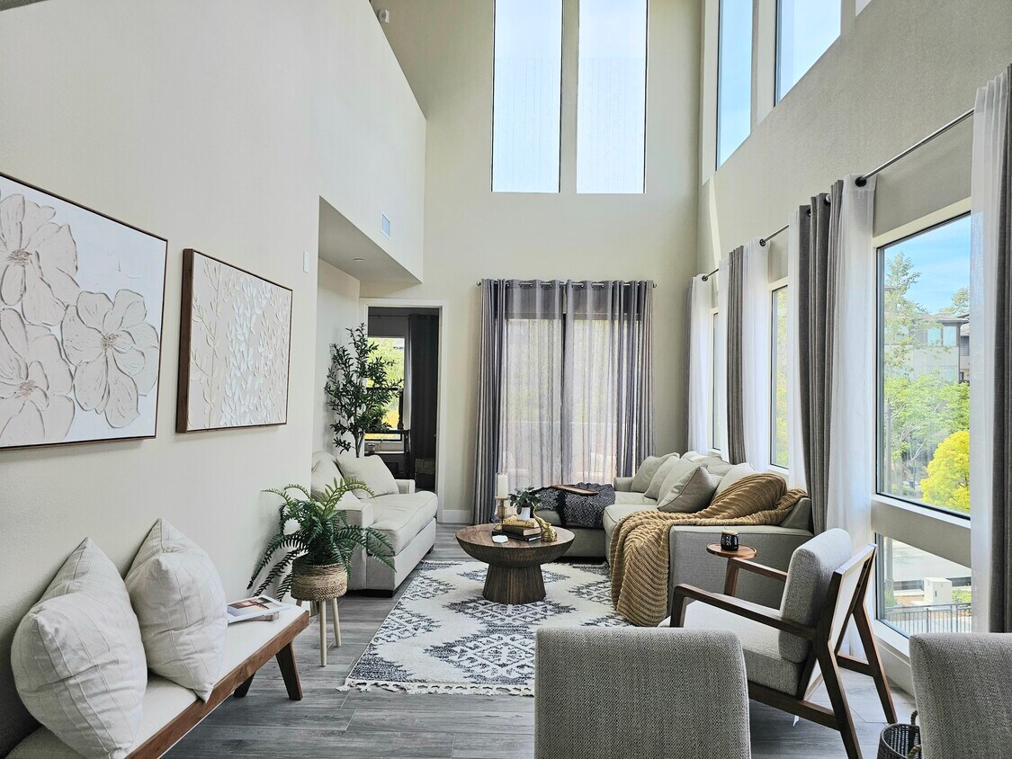 Main Living Rm - 8536 Aspect Dr