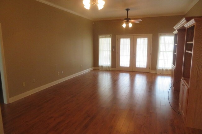 Foto del edificio - 442 Country Club Rd