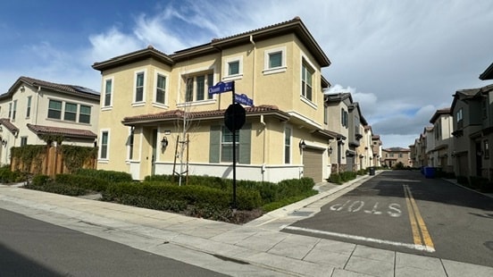 Building Photo - 33 Chianti Dr