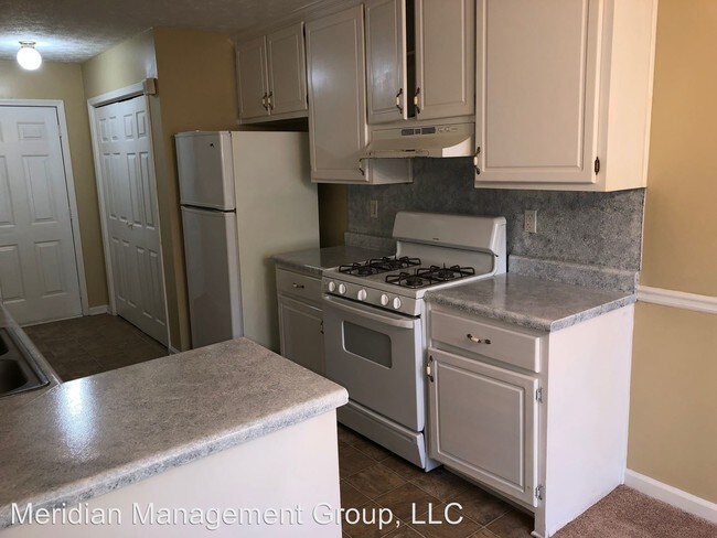 Foto del edificio - 4 br, 3 bath House - 214 Oakwood Circle
