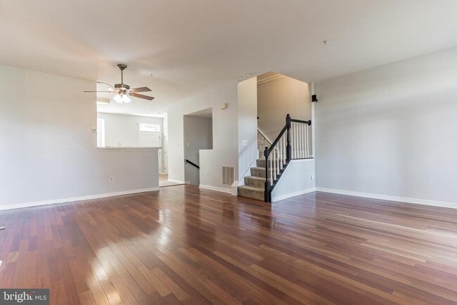 Building Photo - 1520 Long Dr Ct