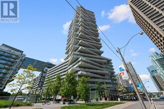 Building Photo - 15 Queens Quay E