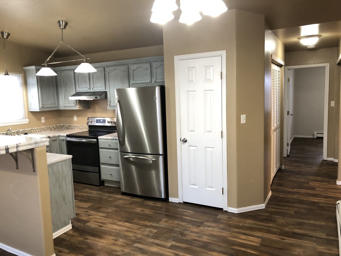 Beautiful updates throughout! - 1129 E Carolina Ave