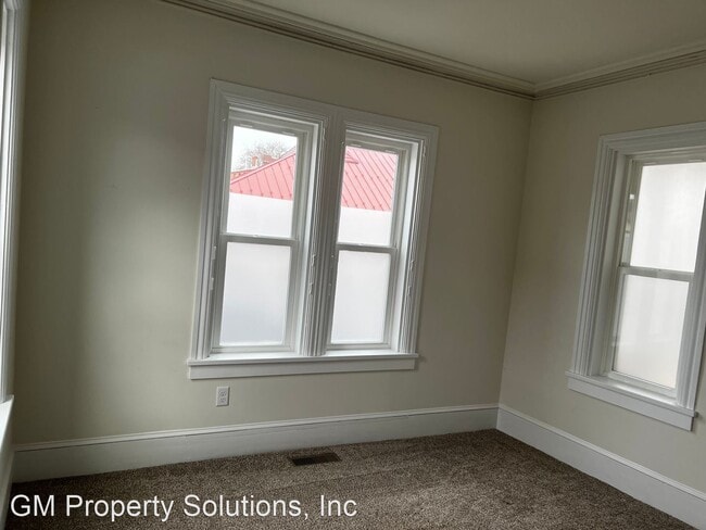 Building Photo - 3 br, 1.5 bath House - 111 Railroad Avenue