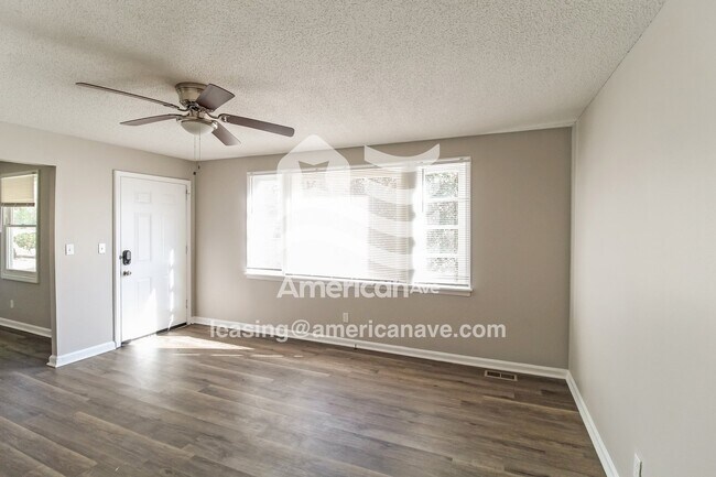 Foto del edificio - 103 Donald Dr