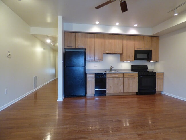 Building Photo - 1824 Carey Way