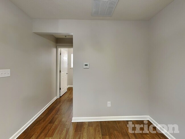 Foto del edificio - 2391 Bristol Dr