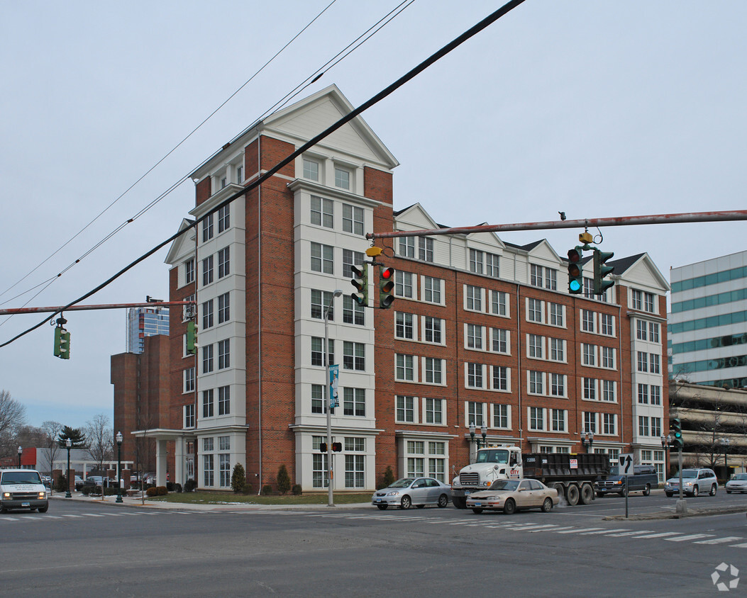 Building Photo - Post House Apts