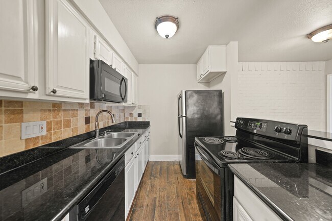Foto del edificio - 2118 N Austin Ave