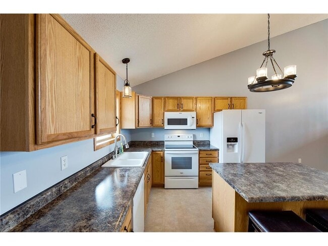 Building Photo - 1728 Ponderosa Ln