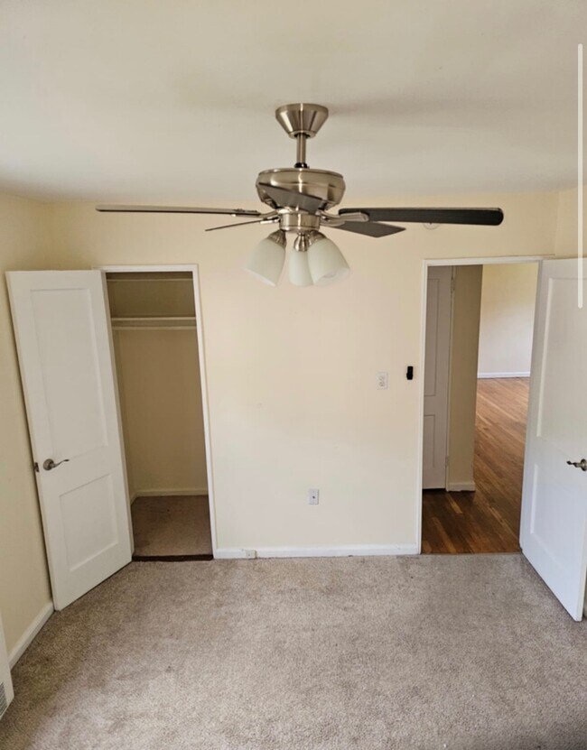 Building Photo - 9 Millers Ln
