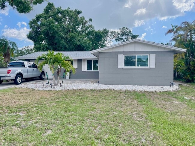 Newly Remodeled 3 Bedroom 2 Bathroom House... - Newly Remodeled 3 Bedroom 2 Bathroom House...