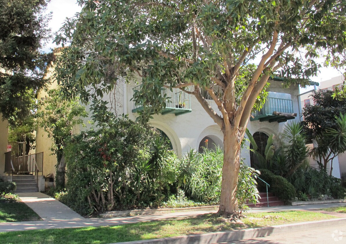 Foto del edificio - 476 Landfair Ave
