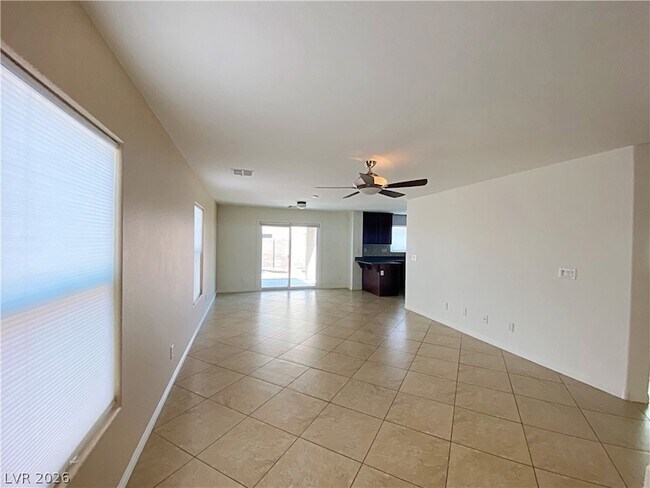 Building Photo - 6496 Robusta Ct