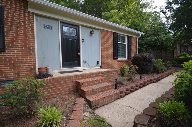 Foto del edificio - 5815 Windham Dr