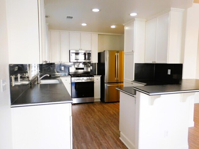 Foto del edificio - 7466 N Hayston Ave