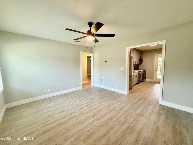 Foto del edificio - 5141 Corsair Ave