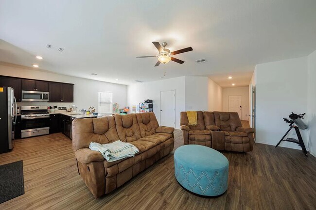 Building Photo - 15313 Pale Glow Cv