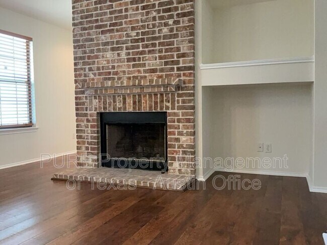 Foto del edificio - 2306 Kuykendall Dr