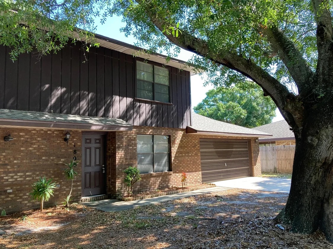 Primary Photo - 1802 Stewart Pl