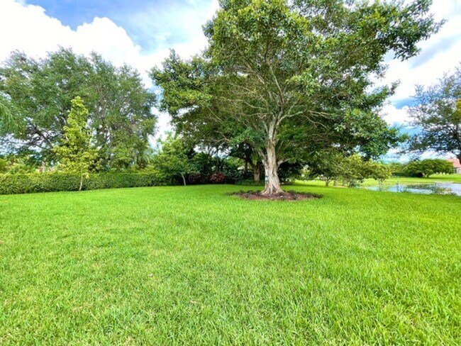 Foto del edificio - 11933 Waterwood Dr