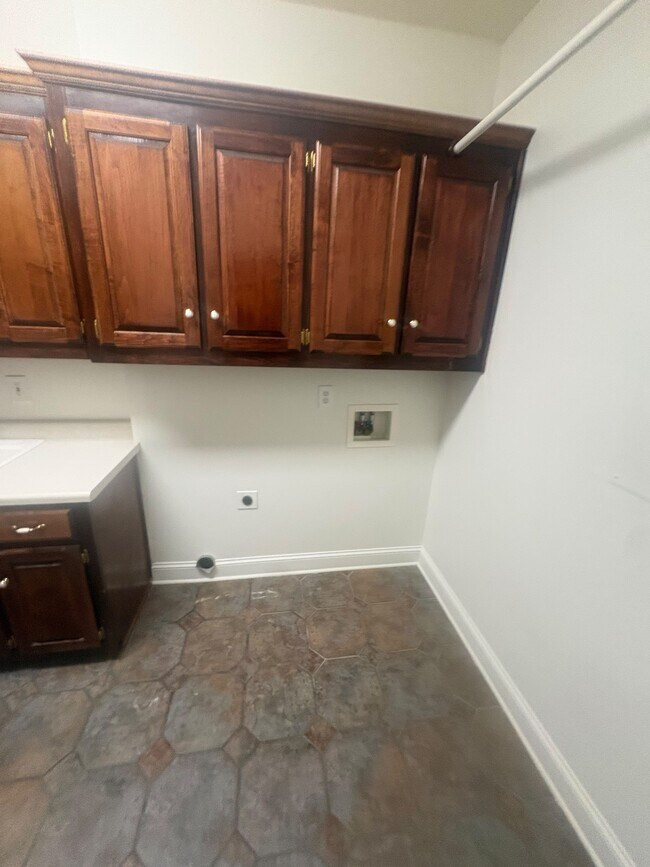 Foto del edificio - 860 Streamside Dr