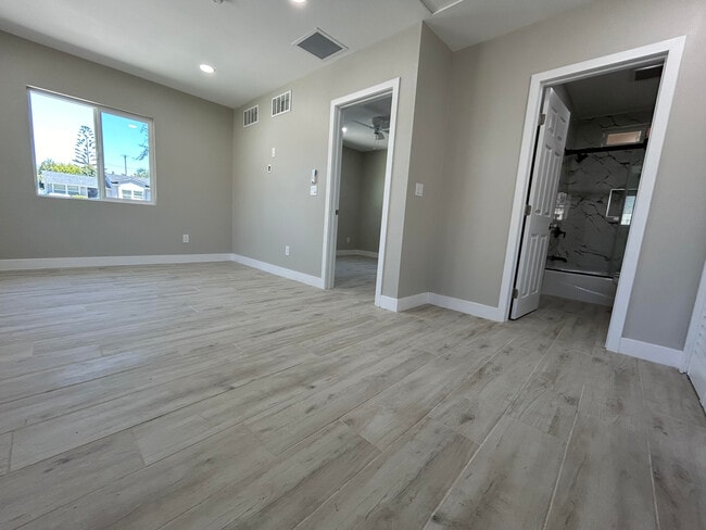 Building Photo - 14361 Webber Pl