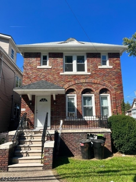 Primary Photo - 215 Totowa Ave