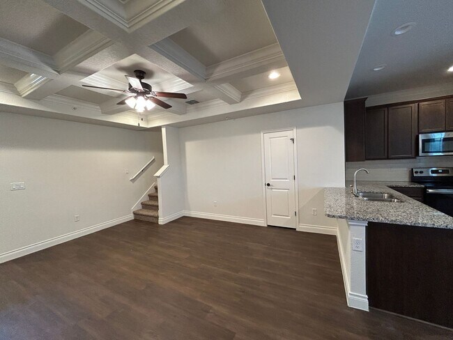 Foto del edificio - 1 MONTH FREE RENT / Close to HWY for Commu...