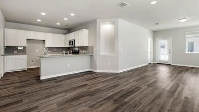 Building Photo - 1701 Logan Dr