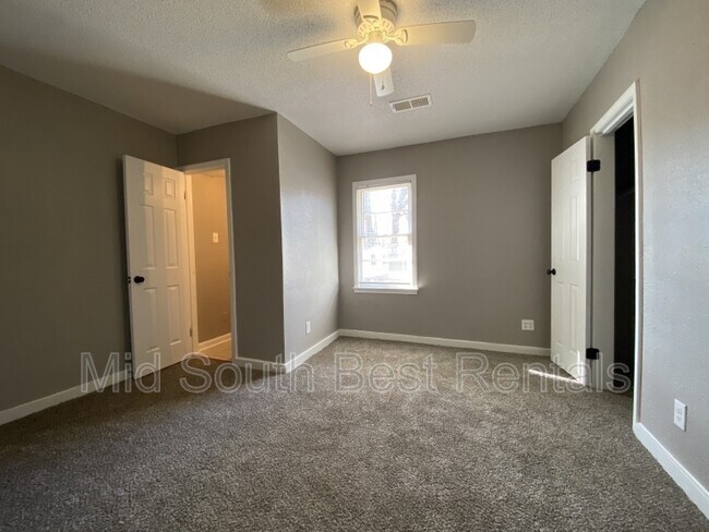 Foto del edificio - 369 Dixie Rd