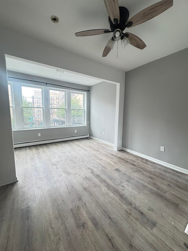 Building Photo - 6421 Hudson Ave