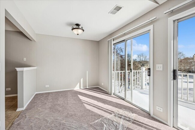 Foto del edificio - 67 Beechmont Ct