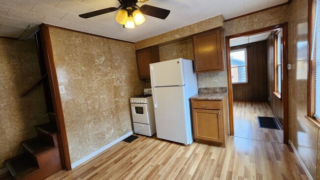 Foto del edificio - 908 Fallowfield Ave