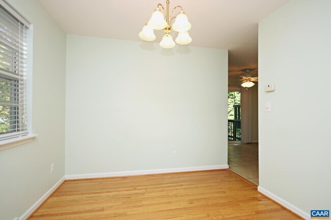 Building Photo - 2539 Woodland Dr