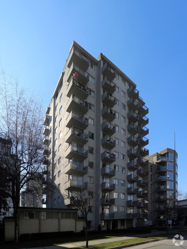 Primary Photo - Baltic Apartments