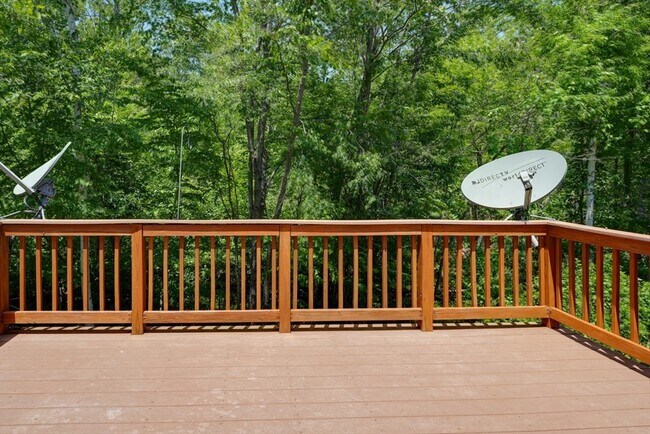 Foto del edificio - 89 Buttercup Ln