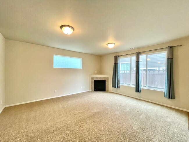 Foto del edificio - Modern 2017 Built Home in Silver Lake