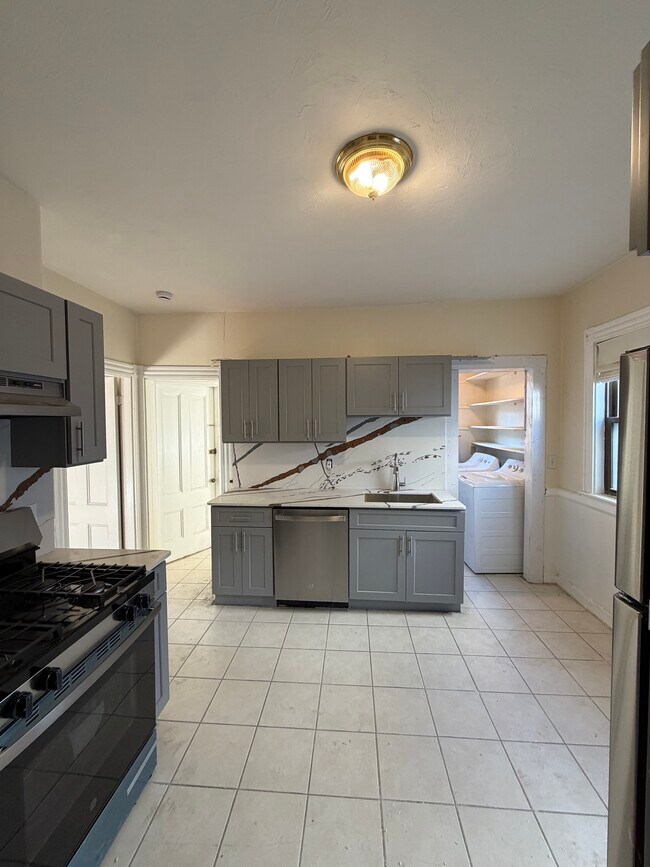 Foto del edificio - 17 Cushman Rd