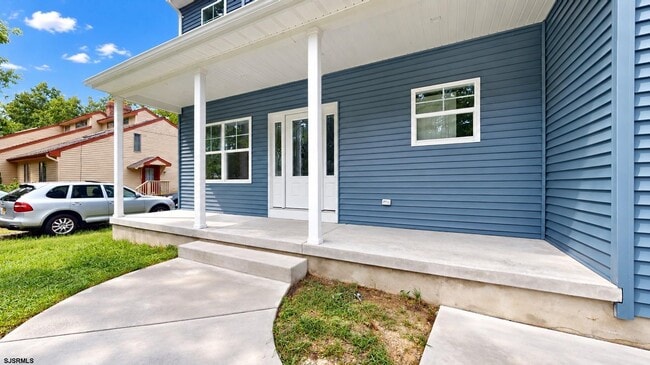 Building Photo - 456 S Nectar Ave