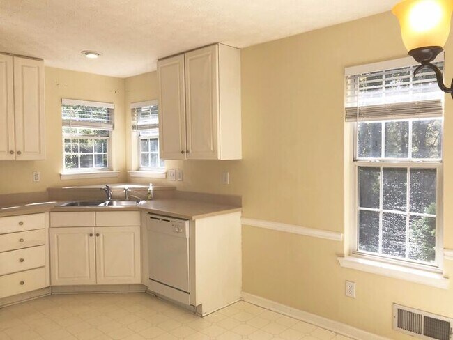 Foto del edificio - 2185 Pair Rd SW