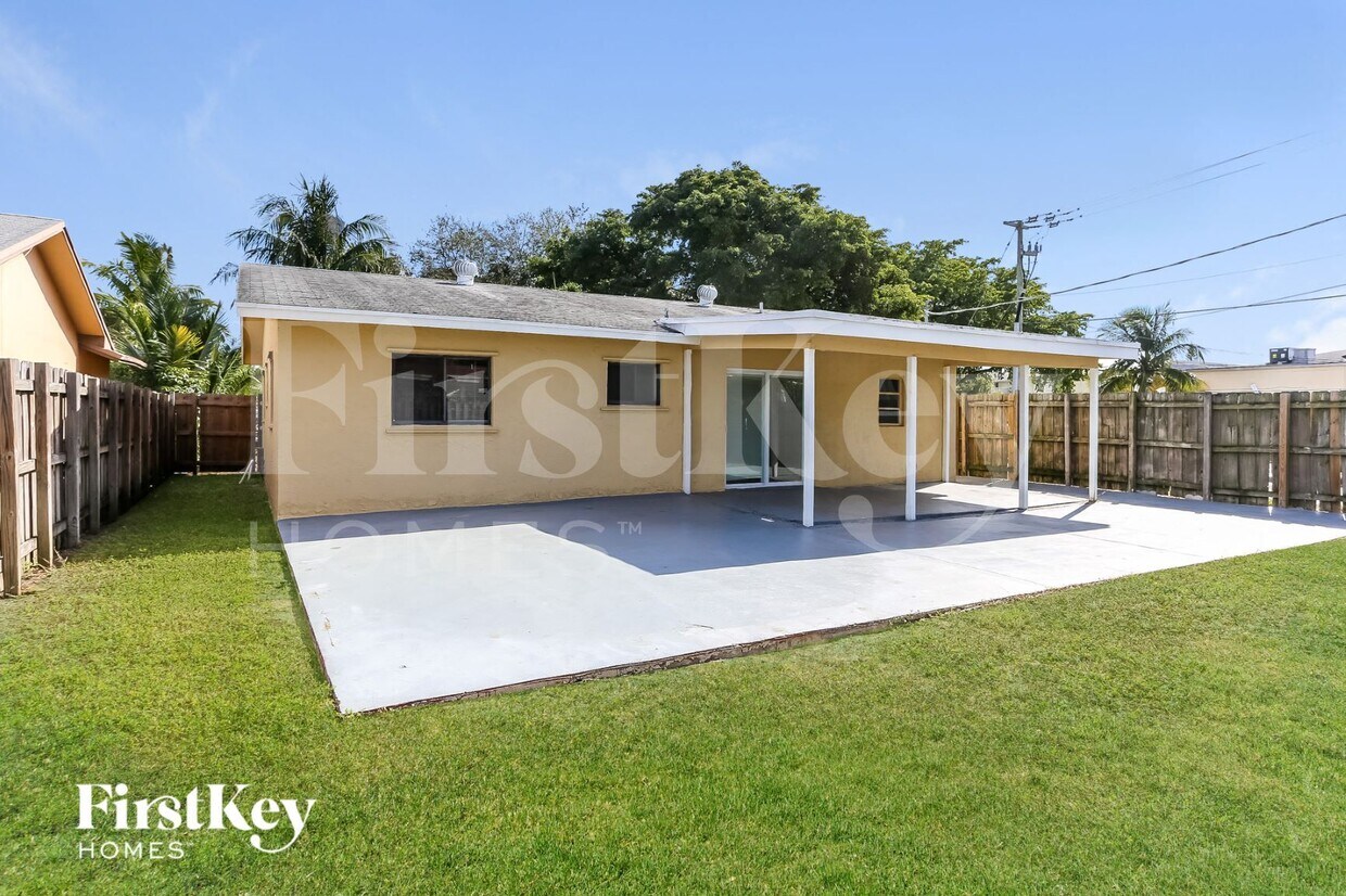 Foto del edificio - 3621 NE 12th Terrace