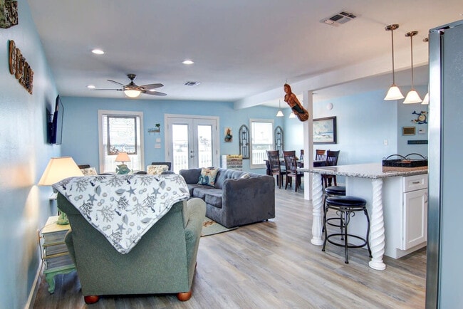 Building Photo - 1300 Eleventh Street-SI ID1023200P