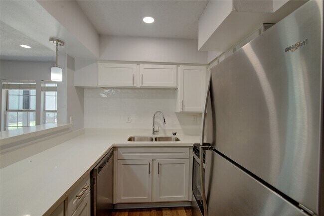 Foto del edificio - 800 Heights Blvd